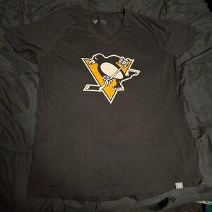 Ladies Pittsburgh Penguins logo v-neck t-shirt - size large